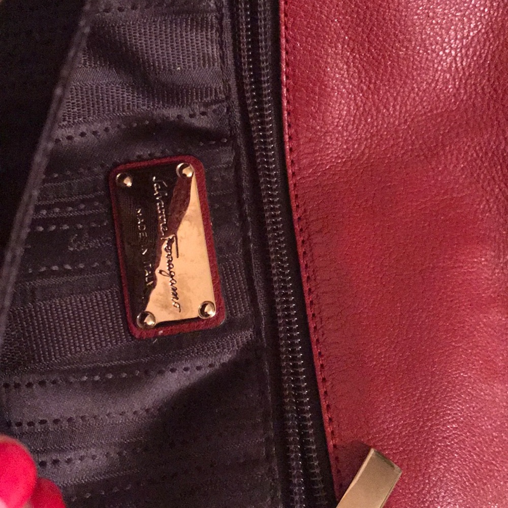 Ferragamo Shoulder Bag - Picture 5 of 7